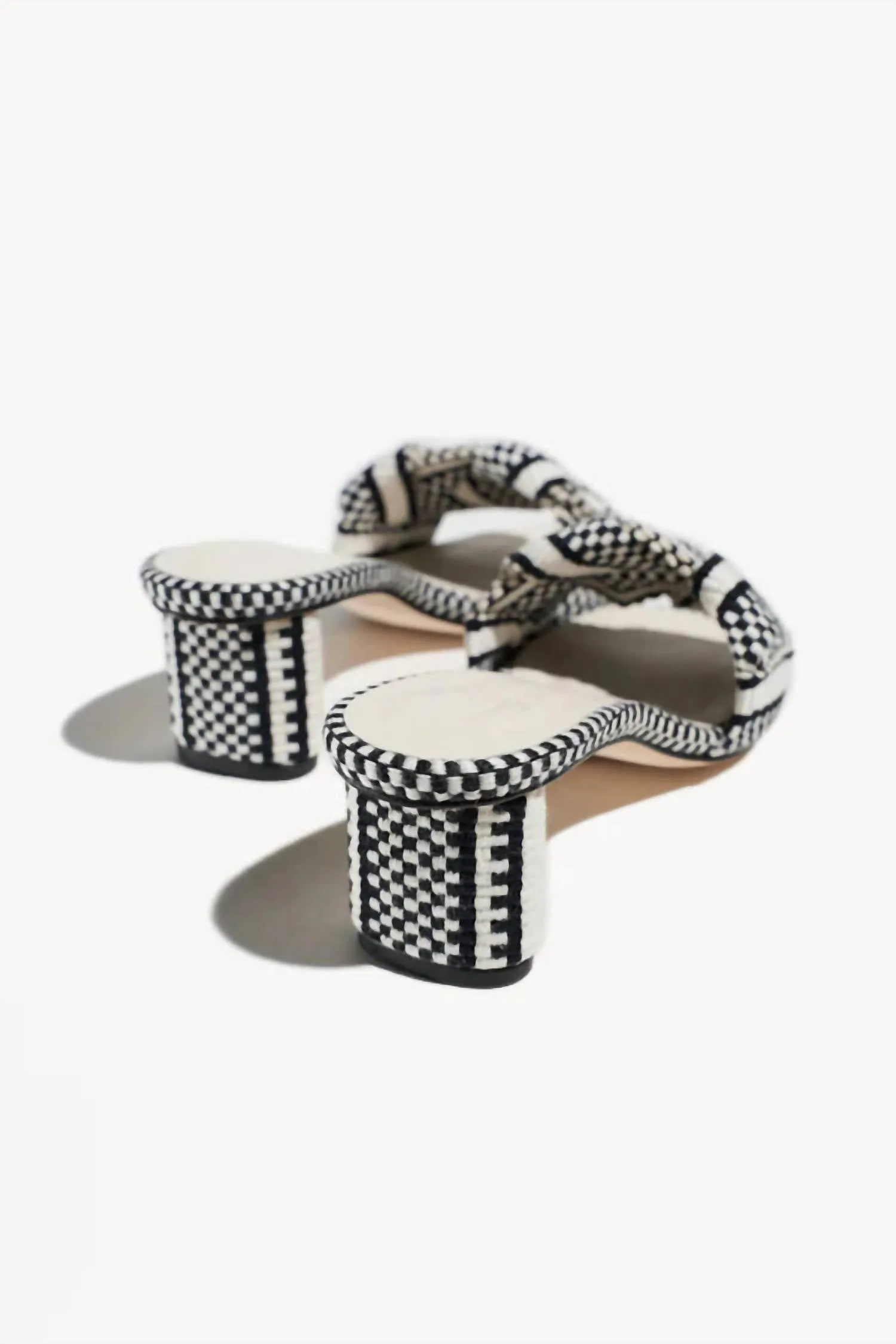 Amambaih - Women's Claudia Mule