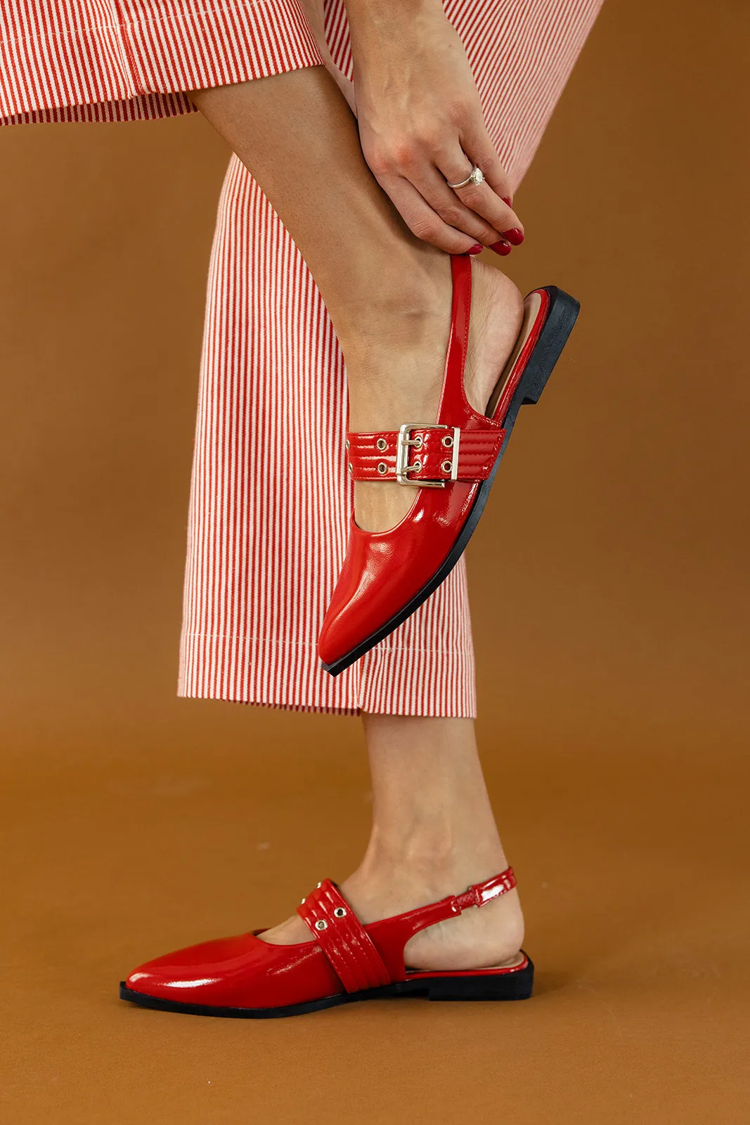 Artist Buckle Flats