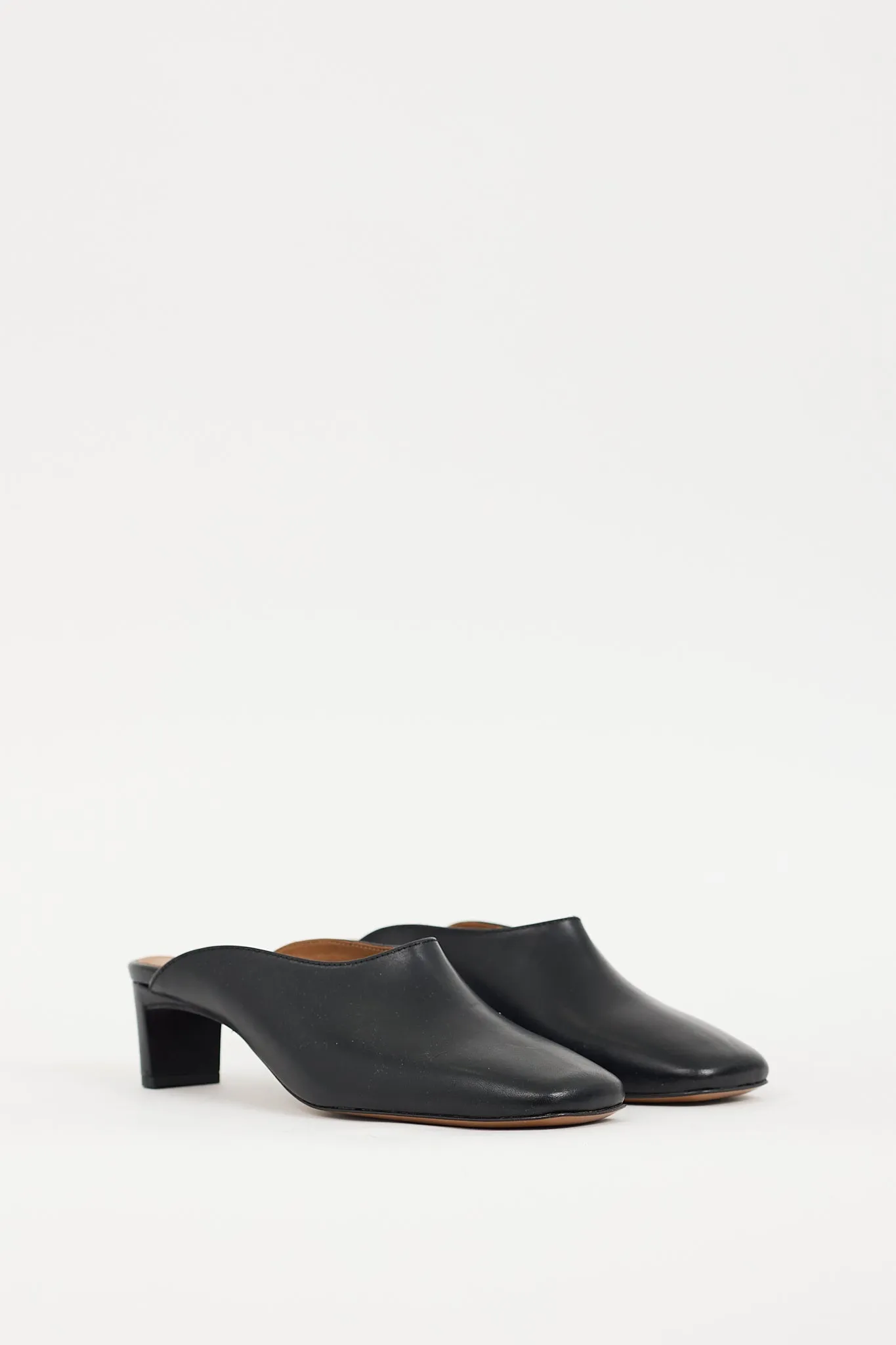 Black Leather Alloro Mule