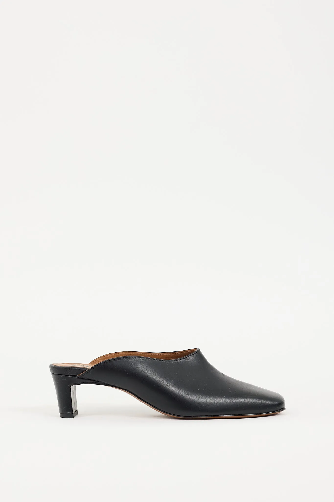 Black Leather Alloro Mule