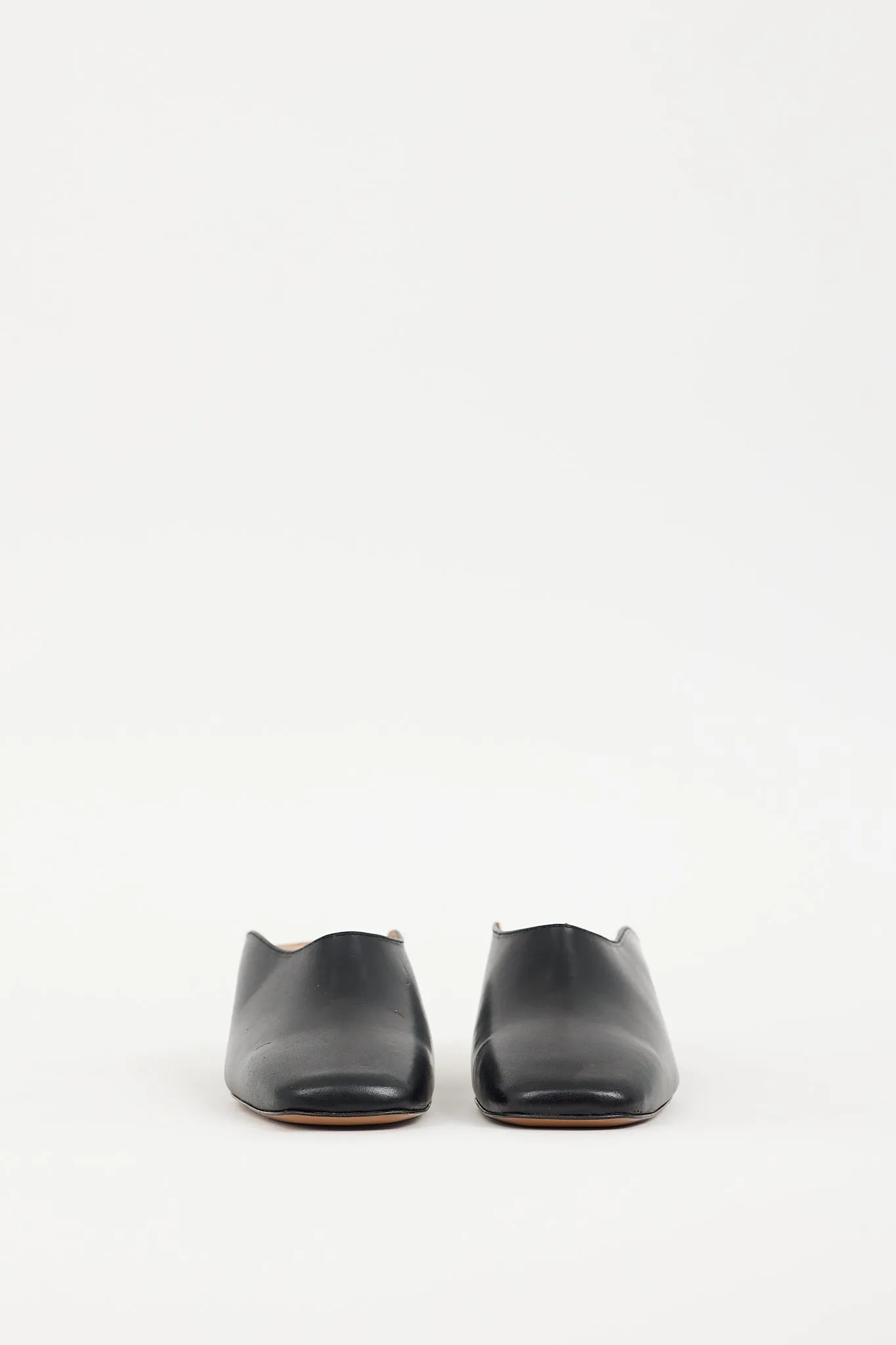 Black Leather Alloro Mule
