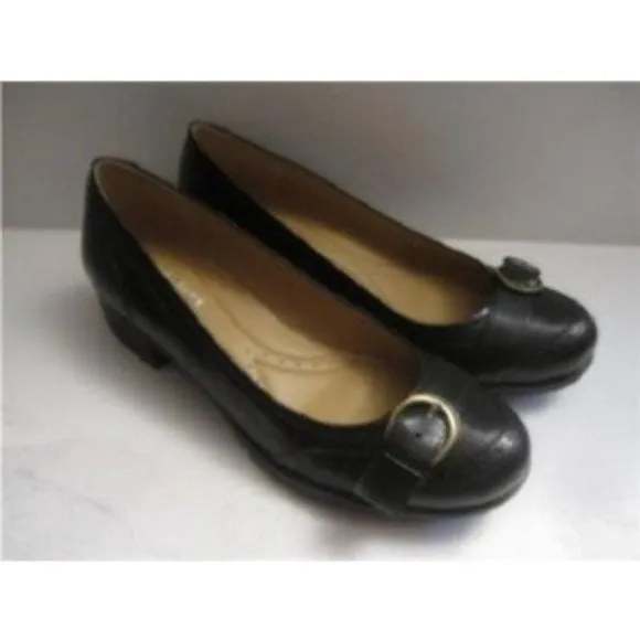 Naturalizer PREMA, Size 7, Black Leather & Brass Flats