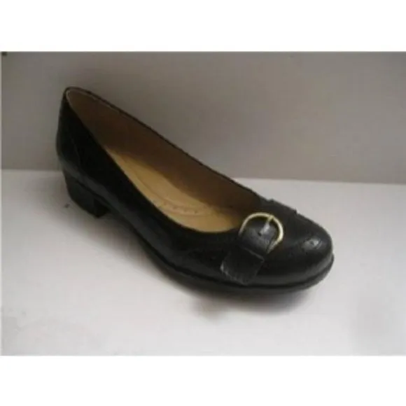 Naturalizer PREMA, Size 7, Black Leather & Brass Flats