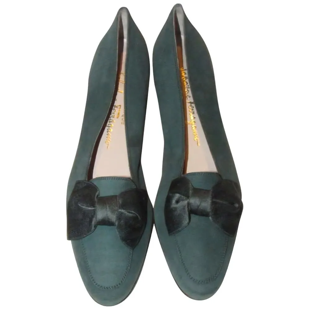 Salvatore Ferragamo 7.5N green suede flats w XL silk bows