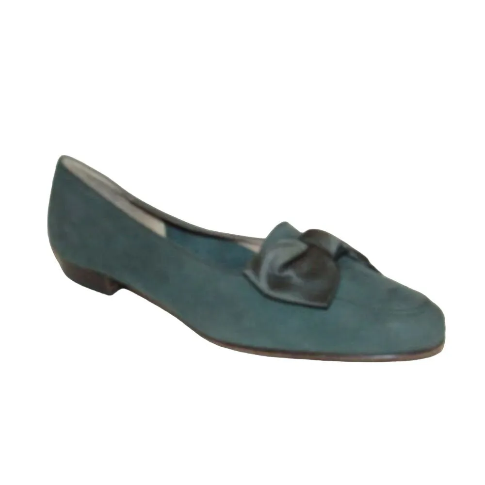Salvatore Ferragamo 7.5N green suede flats w XL silk bows